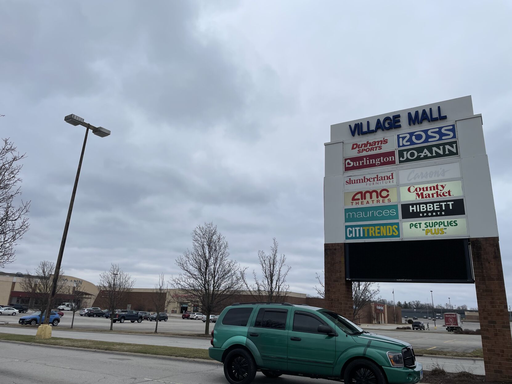 Maurices closing Jan. 22
